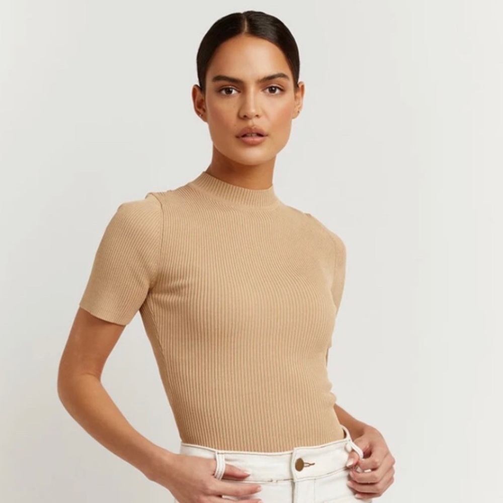 DISSH Donna ribbed crop tee in warm wheat size medium